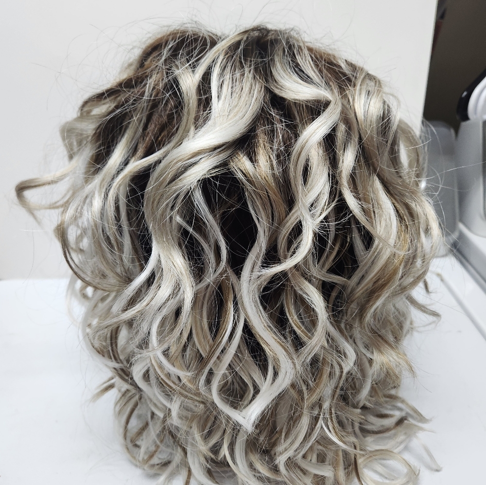Finn Wig by Estetica in Vanilla Macchiato - Picture 4 of 12